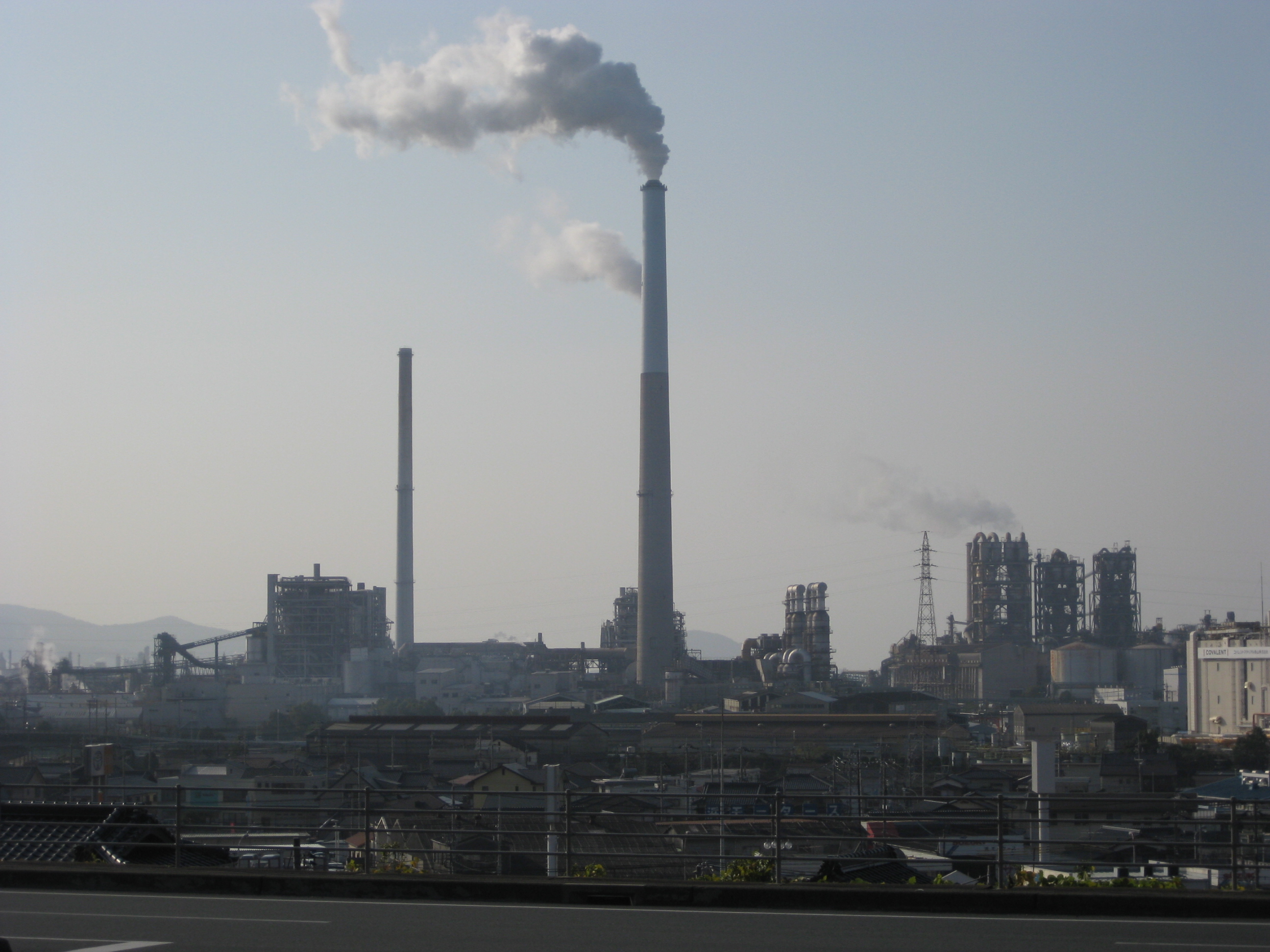 株式会社トクヤマの煙突 山口県 総合ビルメンテナンス ビークルーエッセのブログ