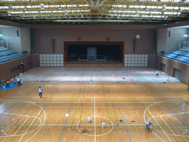 バタフライアリーナ 柳井市体育館 床研磨塗装 山口県 総合ビルメンテナンス ビークルーエッセのブログ バタフライアリーナ 柳井市体育館 床研磨塗装 山口県 総合ビルメンテナンス ビークルーエッセのブログ